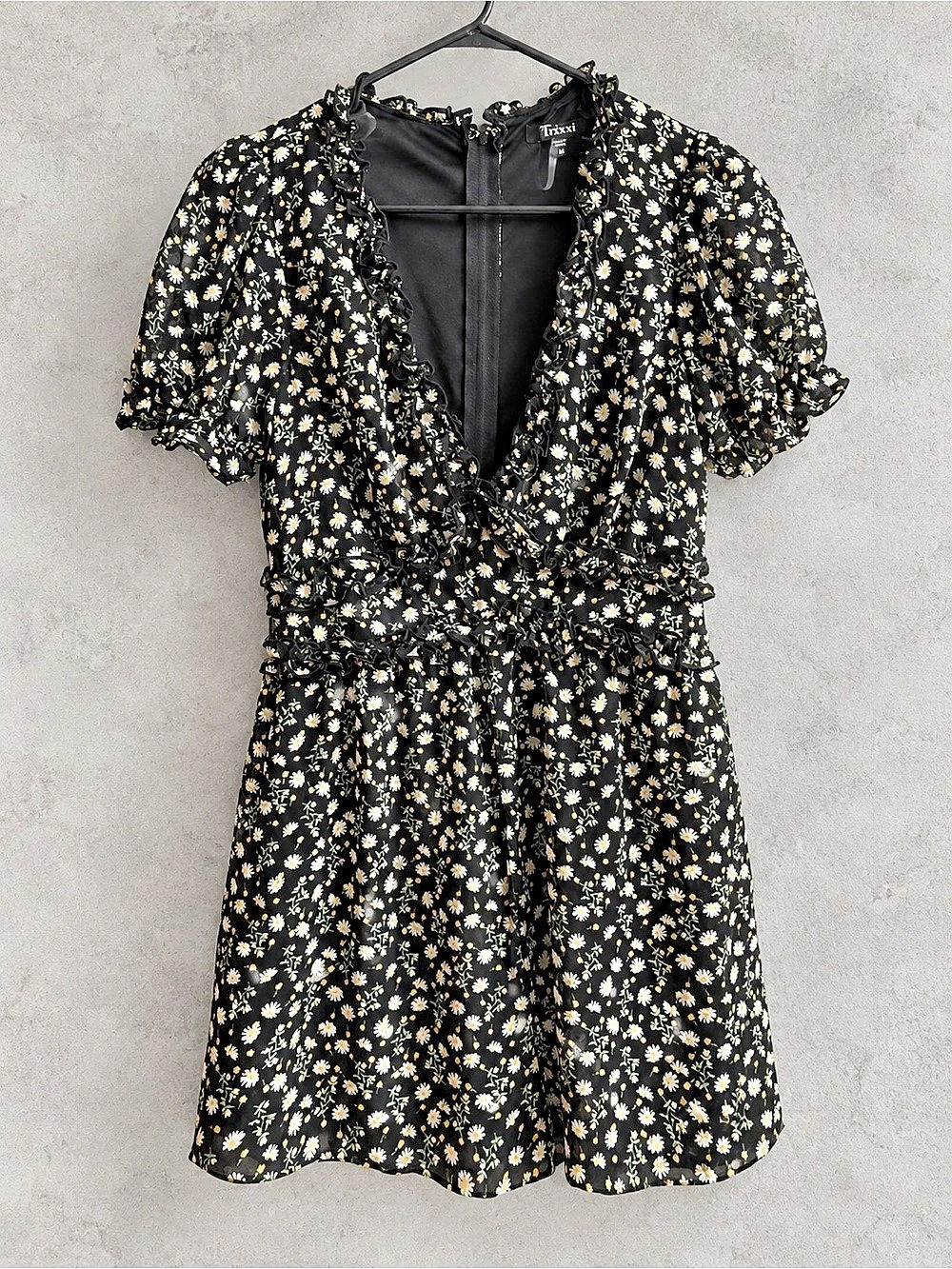 Trixxi Black Daisy Ruffle Romper – Medium
